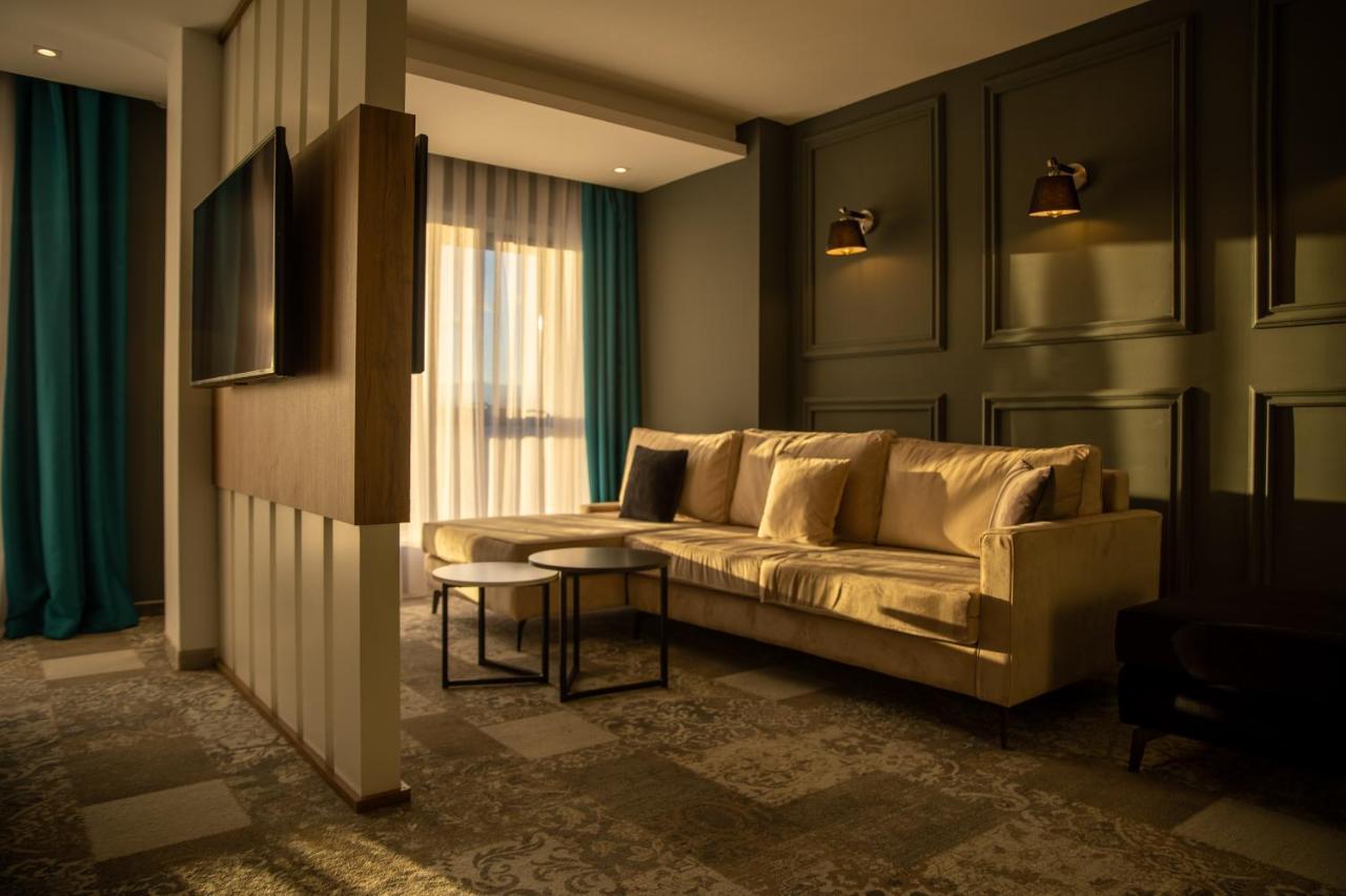 Palace Hotel & Spa Kosovska Mitrovica Exterior photo